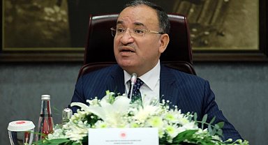 Adalet Bakanlığı işaret diliyle hukuki terimler sözlüğü hazırlıyor