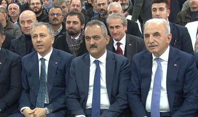 Bakan Özer: "Garibanın derdi ile hemhal oluyor gibi görünenler, arkasını kazıdığınız zaman başörtüsü yasakçısı çıkıyor"