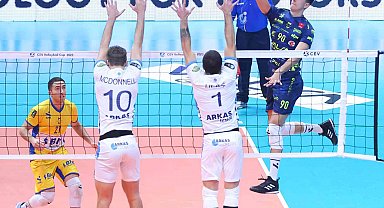 CEV Cup: Valsa Group Modena: 3 - Arkas Spor: 0