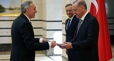 Cumhurbaşkanı Erdoğan, Uruguay Büyükelçisi Hugo Cayrus'u kabul etti