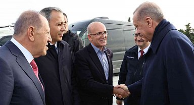 Cumhurbaşkanı Erdoğan'ın yanında dikkat çeken isim