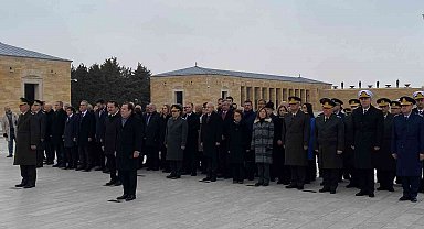 İsmet İnönü vefatının 49. yılında mezarı başında anıldı
