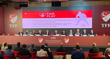 TFF Başkanı Mehmet Büyükekşi: "Hakemin yanına fazladan gelen oyuncuya para cezası vereceğiz"