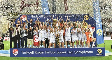 Turkcell 4 yıl daha Kadın Futbol Süper Ligi'nin isim sponsoru