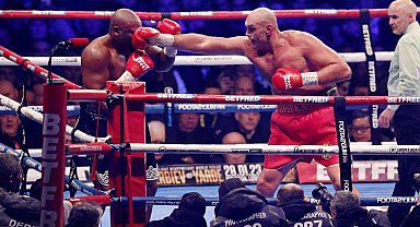 Tyson Fury, Derek Chisora'yı devirdi ve WBC ağır sıklet kemerini korudu