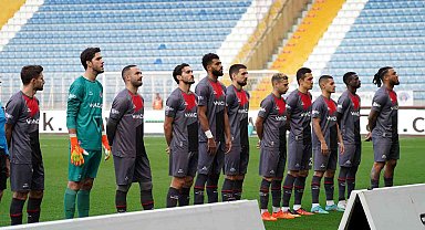 Andrea Pirlo'dan kadroda 1 değişiklik