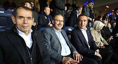 Bakan Kasapoğlu derbiyi başkanlarla beraber takip etti