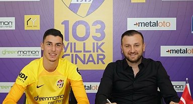 Berke Özer, Eyüpspor'a imzayı attı, Ümraniyespor'a kiralandı