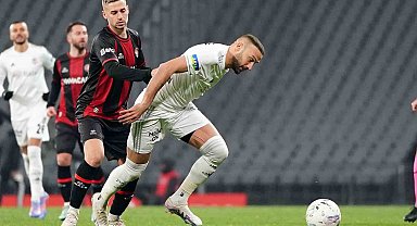 Cenk Tosun, Süper Lig'de gol sayısını 9'a çıkarttı