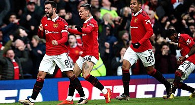 Derbide kazanan Manchester United!