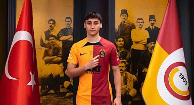 Galatasaray, genç futbolcu Emirhan Kayar ile sözleşme imzaladı