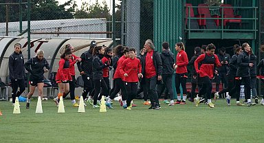 Galatasaray Kadın Futbol Takımı, Fenerbahçe derbisi hazırlıklarını sürdürdü