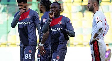 Karagümrük, Trabzonspor'un talebi doğrultusunda Kouassi ile yollarını ayırdı