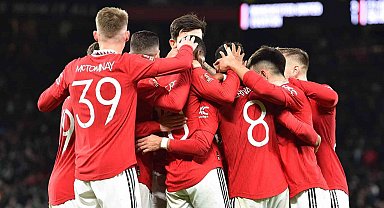Manchester United zirve takibini sürdürüyor