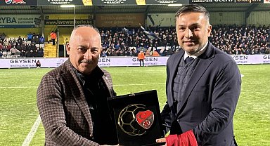 TFF Başkanı Büyükekşi ve beraberindeki heyet, Westerlo - Genk maçını izledi