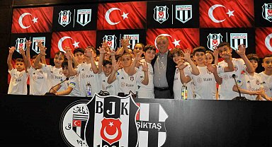 Ahmet Nur Çebi, depremzede çocuklarla buluştu
