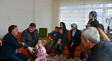 AK Parti Ankara Milletvekili Çam'dan depremzedelere ziyaret