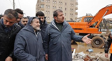 Bakan Nebati, depremin vurduğu Şanlıurfa'da incelemelerde bulundu