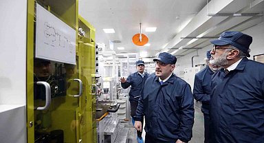 Bakan Varank pil üretim tesisini ziyaret etti