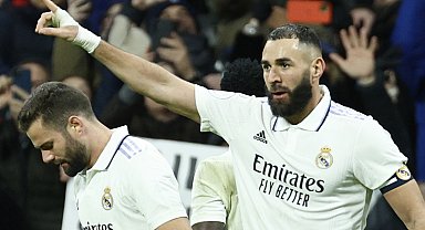 Benzema'nın imzalı forması da depremzedeler için satışa çıkıyor