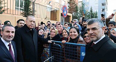 Cumhurbaşkanı Erdoğan, AK Parti Sultanbeyli İlçe Başkanlığını ziyaret etti