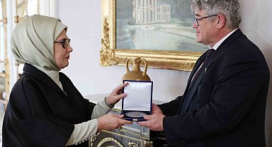 Emine Erdoğan'a Uluslararası Apiterapi Federasyonundan Dr. Beck Apiterapi Ödülü