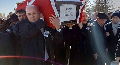 Eski CHP Genel Başkanı Baykal, Devlet Mezarlığında toprağa verildi