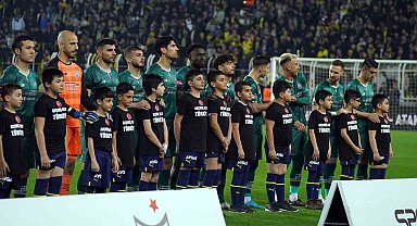 Fenerbahçe - Konyaspor maçına depremzede çocuklar misafir oldu