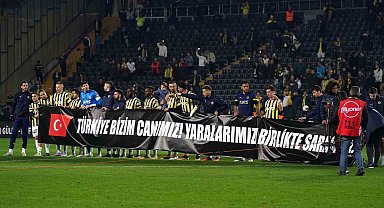 Fenerbahçe'den maç sonu anlamlı pankart
