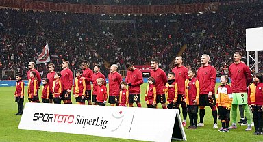 Galatasaray'da 2 değişiklik