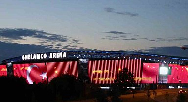 Ghelamco Arena, Türk bayrağı ile ışıklandırıldı