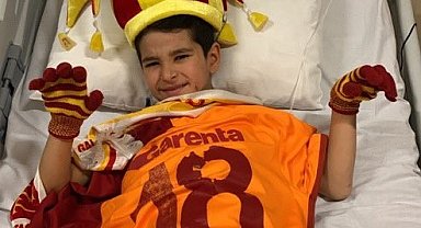 Gomis'ten minik Ege'ye destek mesajı