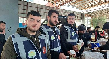 İhlas Vakfı'nın yardım tırları deprem bölgesinde