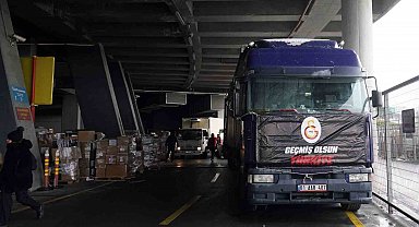 Nef Stadyumu'nda depremzedelere yardım çalışmaları devam ediyor