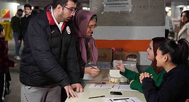 Nef Stadyumu'nda yardım toplama çalışmaları sürüyor
