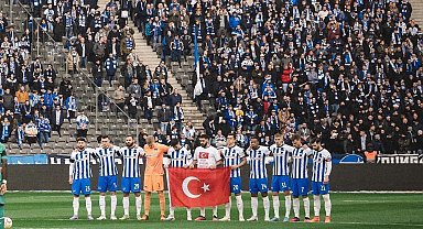 Tolga Ciğerci ısınmaya "Başın sağ olsun Türkiye" tişörtüyle çıktı