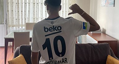 Vincent Aboubakar'dan depremzede Semih'e imzalı forma