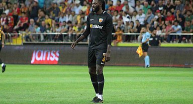 Adebayor, futbolu bıraktığını açıkladı