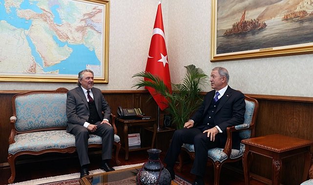 Bakan Akar, yeni görevine atanan Büyükelçi Öztürk'ü kabul etti