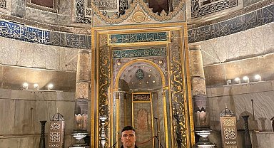 Boksör Muammer Hukic, Ramazan Ayı'nın ilk günü Ayasofya'da namaz kıldı