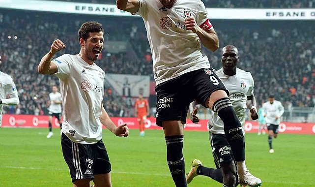 Cenk Tosun, Fenerbahçe'ye ilk golünü atmanın peşinde