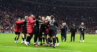 Galatasaray galibiyet serisini 17'e çıkardı
