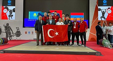 Halterde Kerem Kurnaz, Dünya şampiyonu