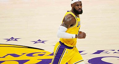LeBron James en az 3 hafta daha yok