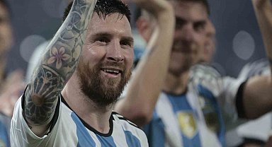 Messi, milli takımlarda 100 gol barajını geçen 3. futbolcu oldu