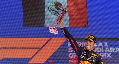 Suudi Arabistan Grand Prix'sinde kazanan Sergio Perez