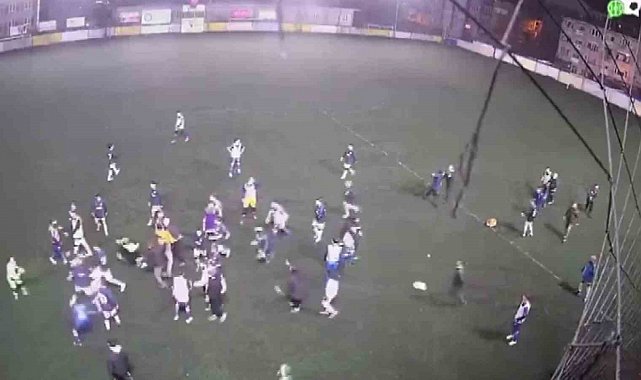 Üsküdar'da futbolcuların birbirine girdiği kavganın yeni görüntüleri ortaya çıktı