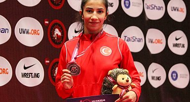 Zehra Demirhan, bronz madalya kazandı
