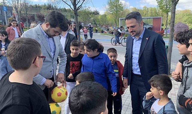 AK Parti Milletvekili Adayı Eminoğlu, 23 Nisan'ı çocuklarla buluştu