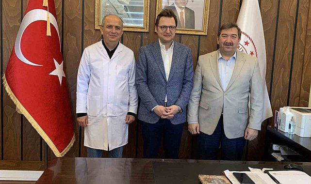 AK Parti Milletvekili Adayı, Kalp ve Damar Cerrahı Prof. Dr. Halit Yerebakan: "Seçim bölgemde her gün farklı hastanelere gidiyorum"